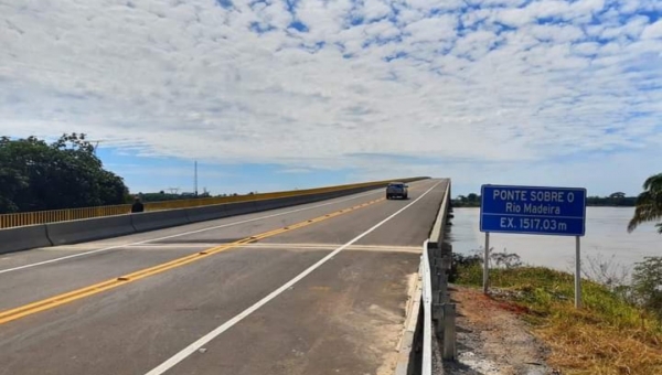 Tráfego na ponte do Madeira é liberado um dia após inauguração